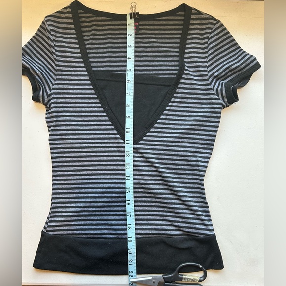 ROMWE Black & Grey Striped Short Sleeve Fitted Top Blouse Size X-Small Pet - Picture 7 of 7
